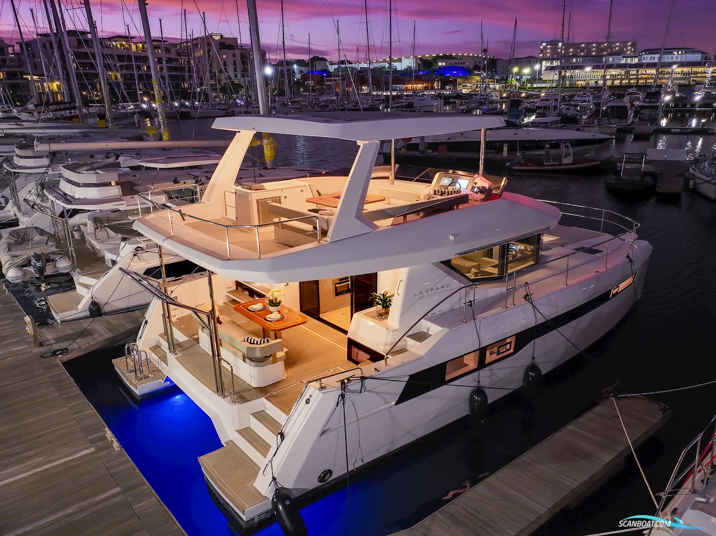 Leopard 40 Powercat