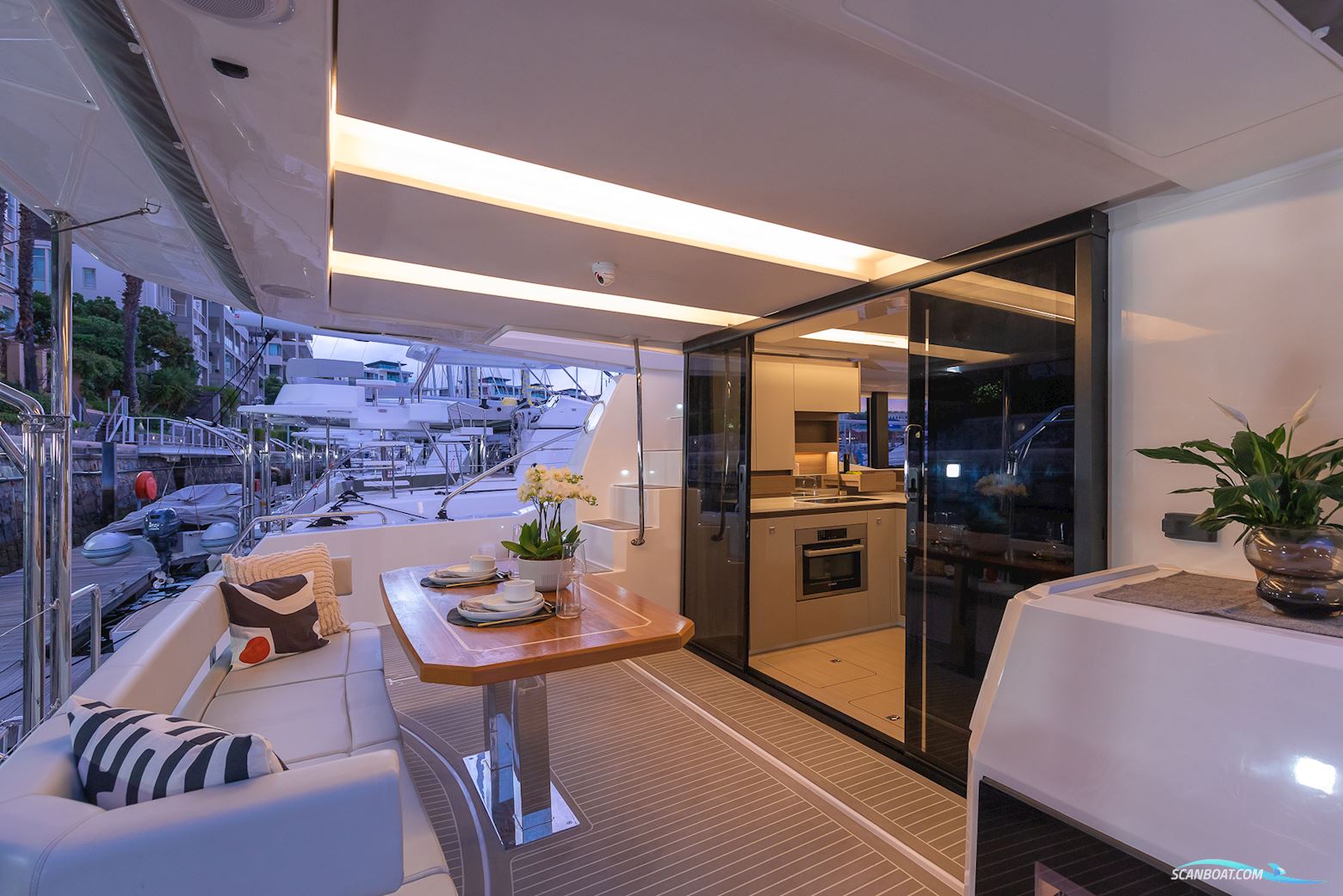 Leopard 40 Powercat