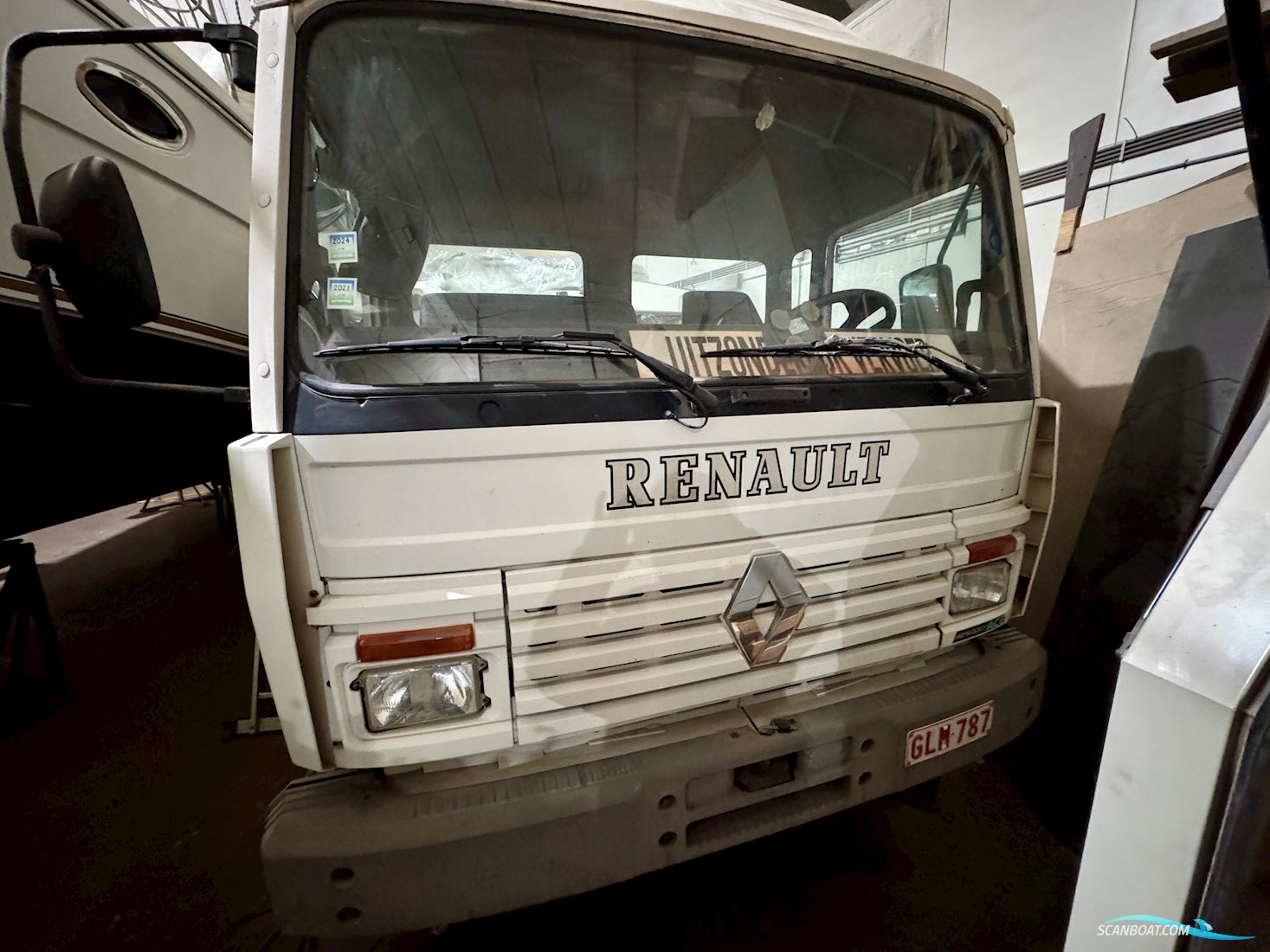 Levi 31 by Elephant Boat Yard