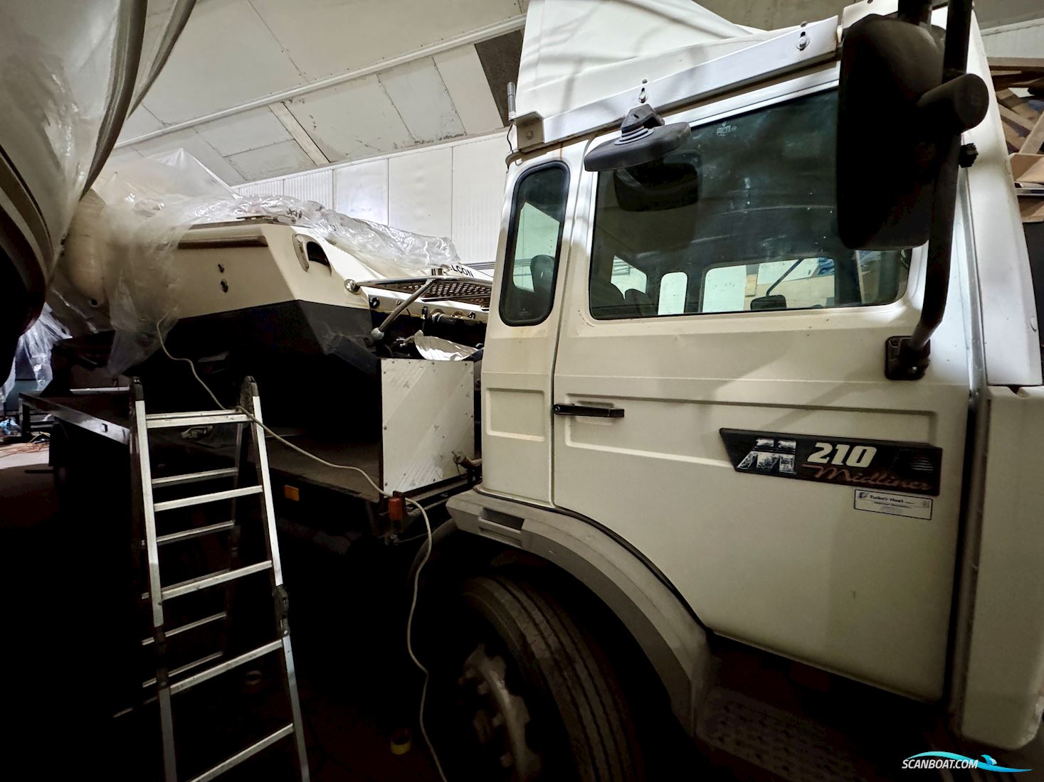 Levi 31 by Elephant Boat Yard