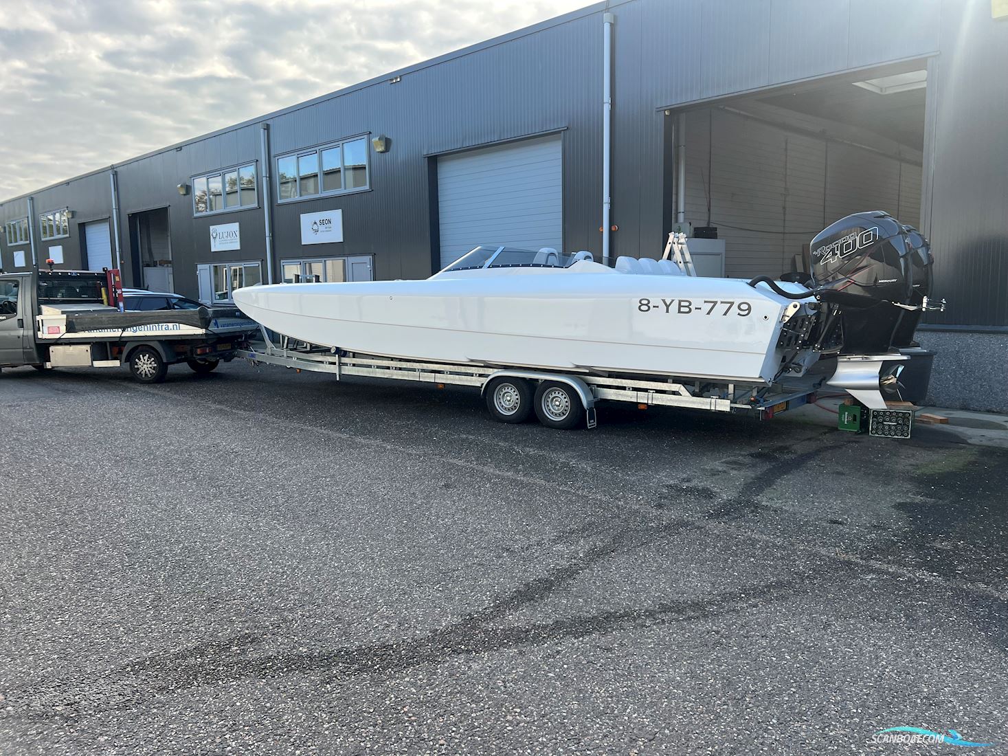 Predator/ Dough Wright