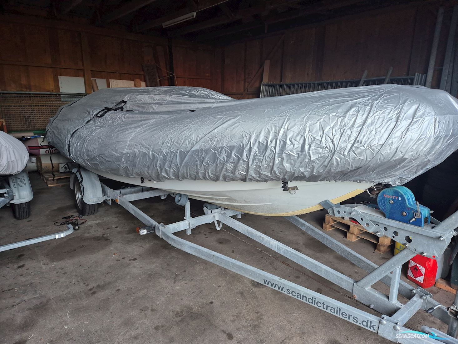 Castoldi JET Tender 18 m. Diesel motor