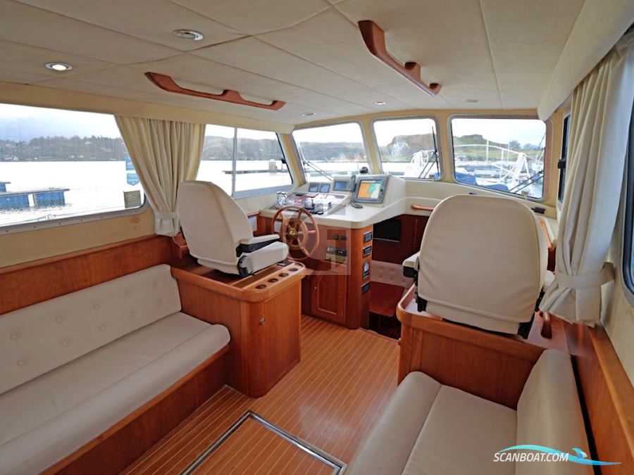 Dale Nelson 38 Aft Cabin