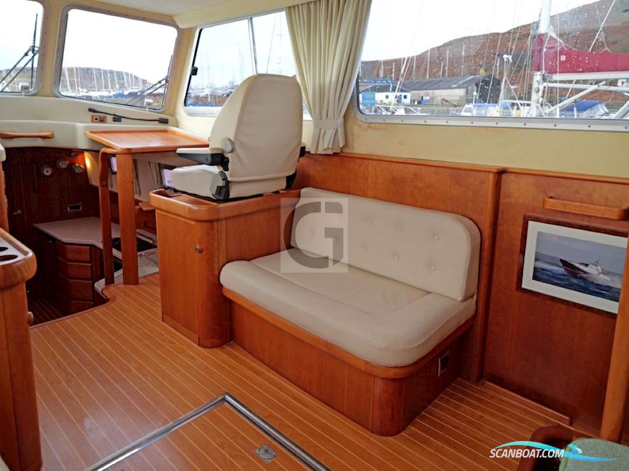 Dale Nelson 38 Aft Cabin