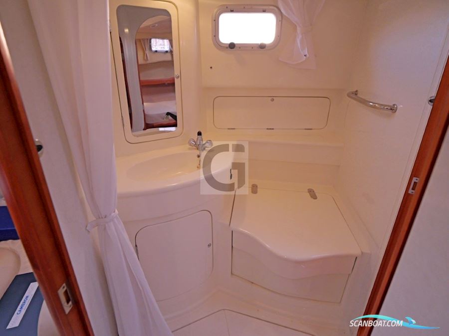 Dale Nelson 38 Aft Cabin