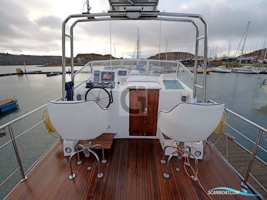 Dale Nelson 38 Aft Cabin