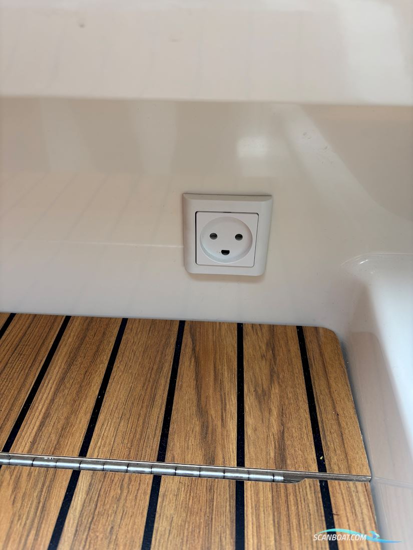 Quicksilver 755 Cruiser