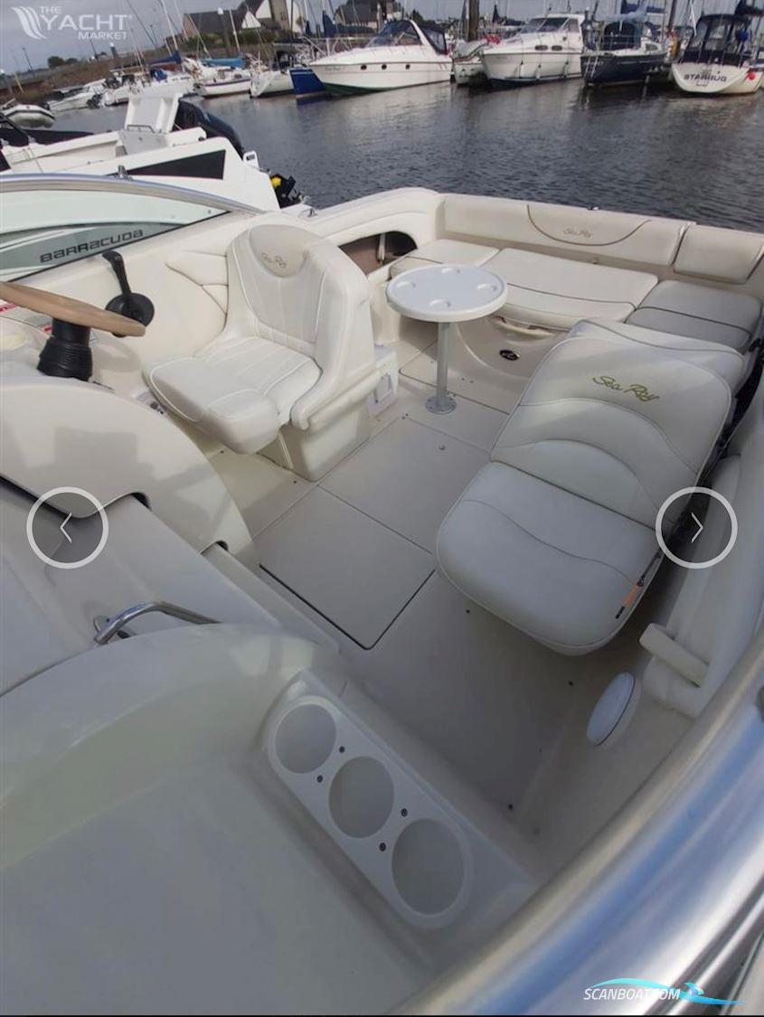 Sea Ray 225 weekender