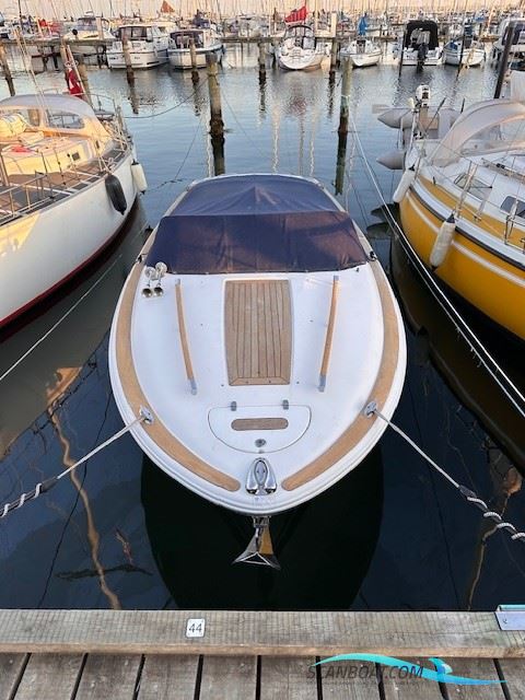 Chris Craft 25 Corsair