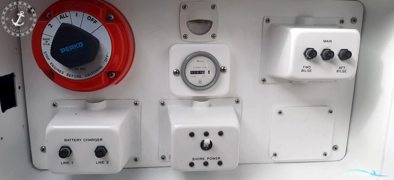 Chris Craft Crowne 25