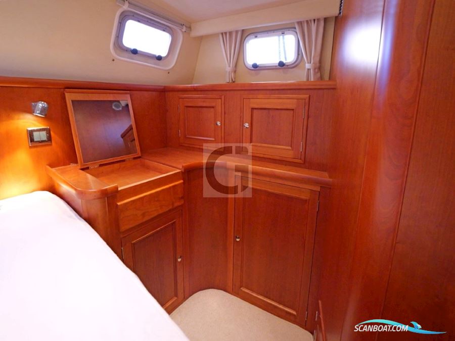 Dale Nelson 38 Aft Cabin