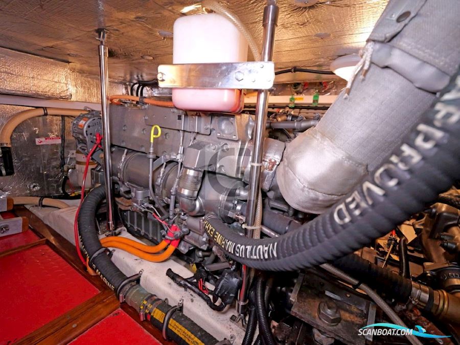 Dale Nelson 38 Aft Cabin