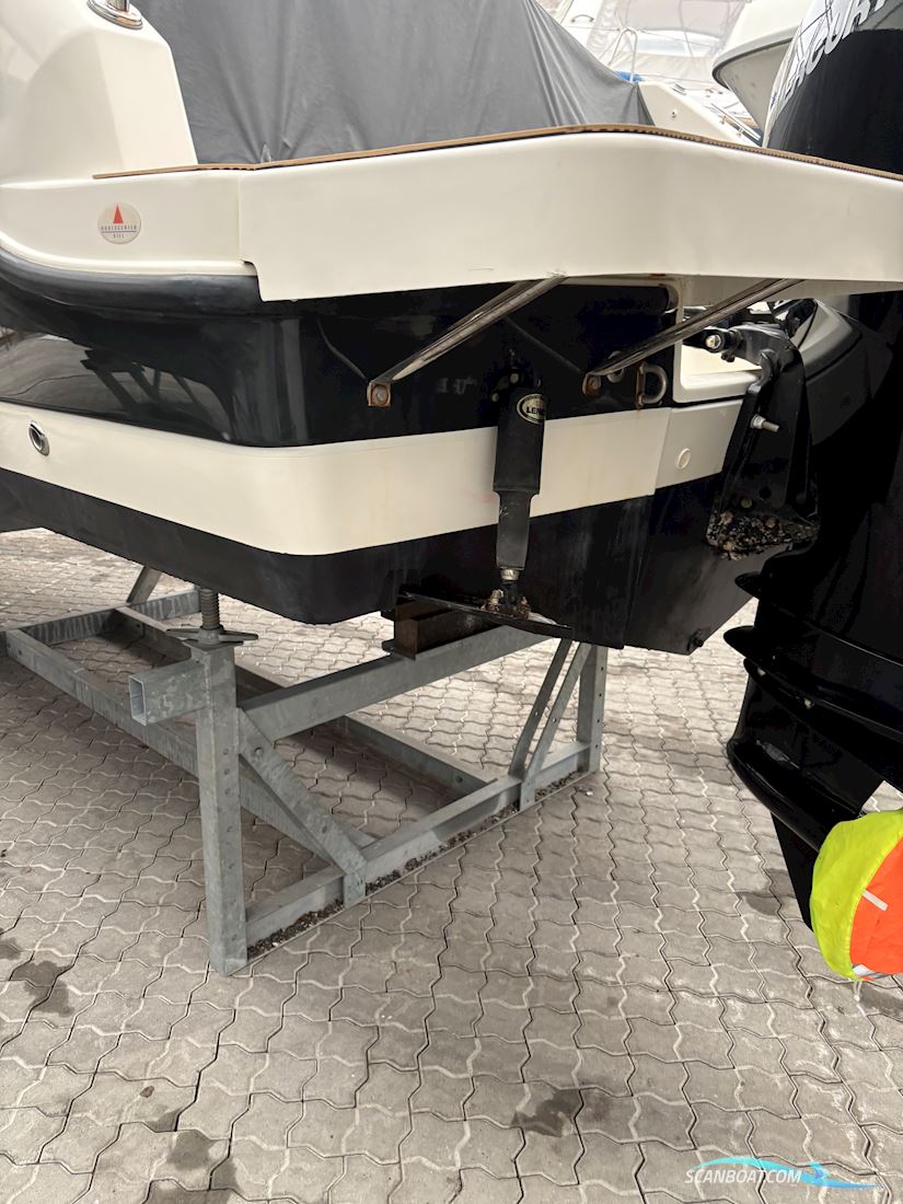 Quicksilver 755 Cruiser