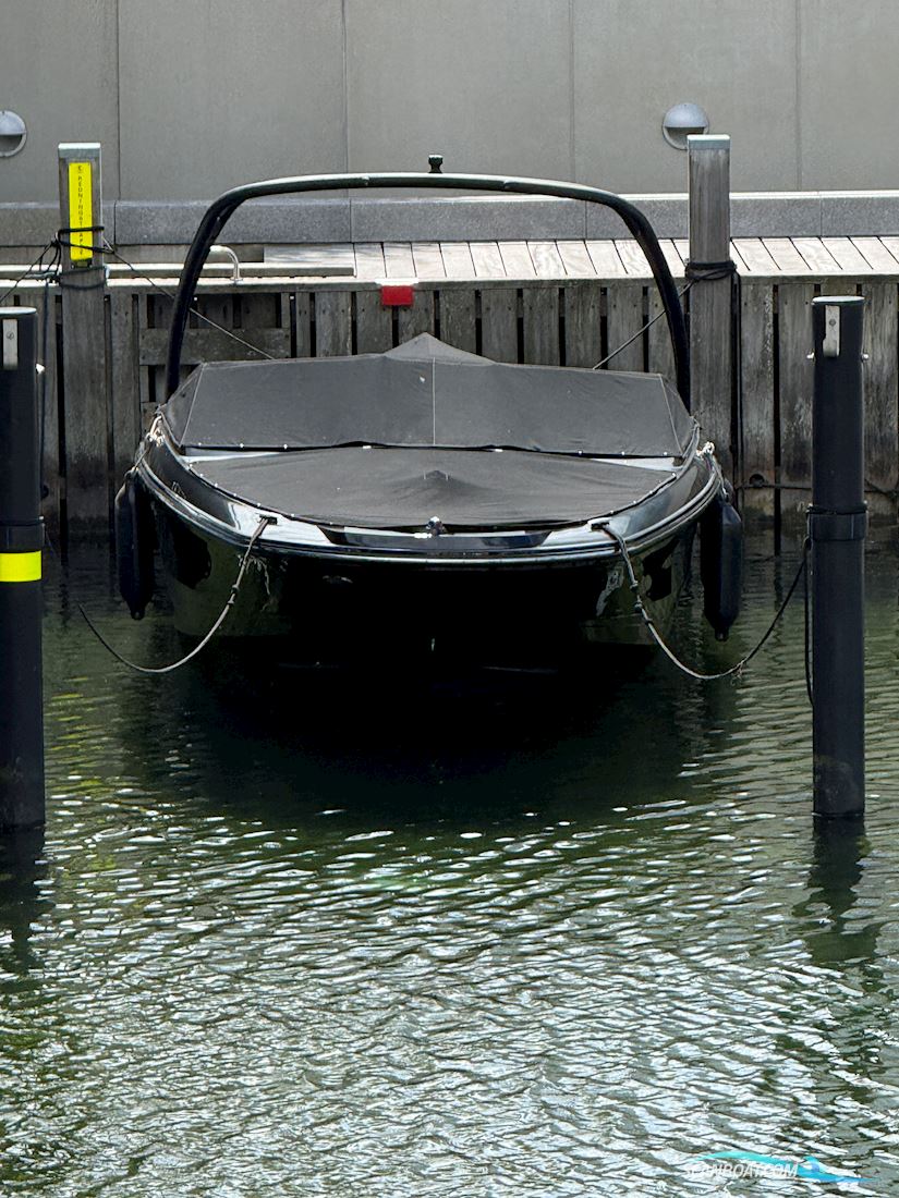 Sea Ray 210 Spx - Black Edition