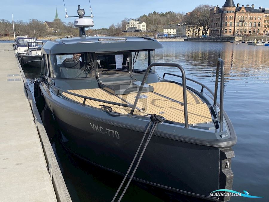 XO Boats Explr 10S+ Front Cabin