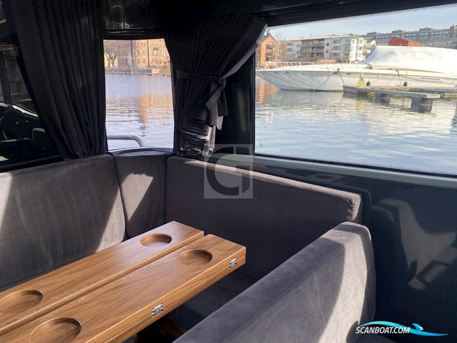 XO Boats Explr 10S+ Front Cabin