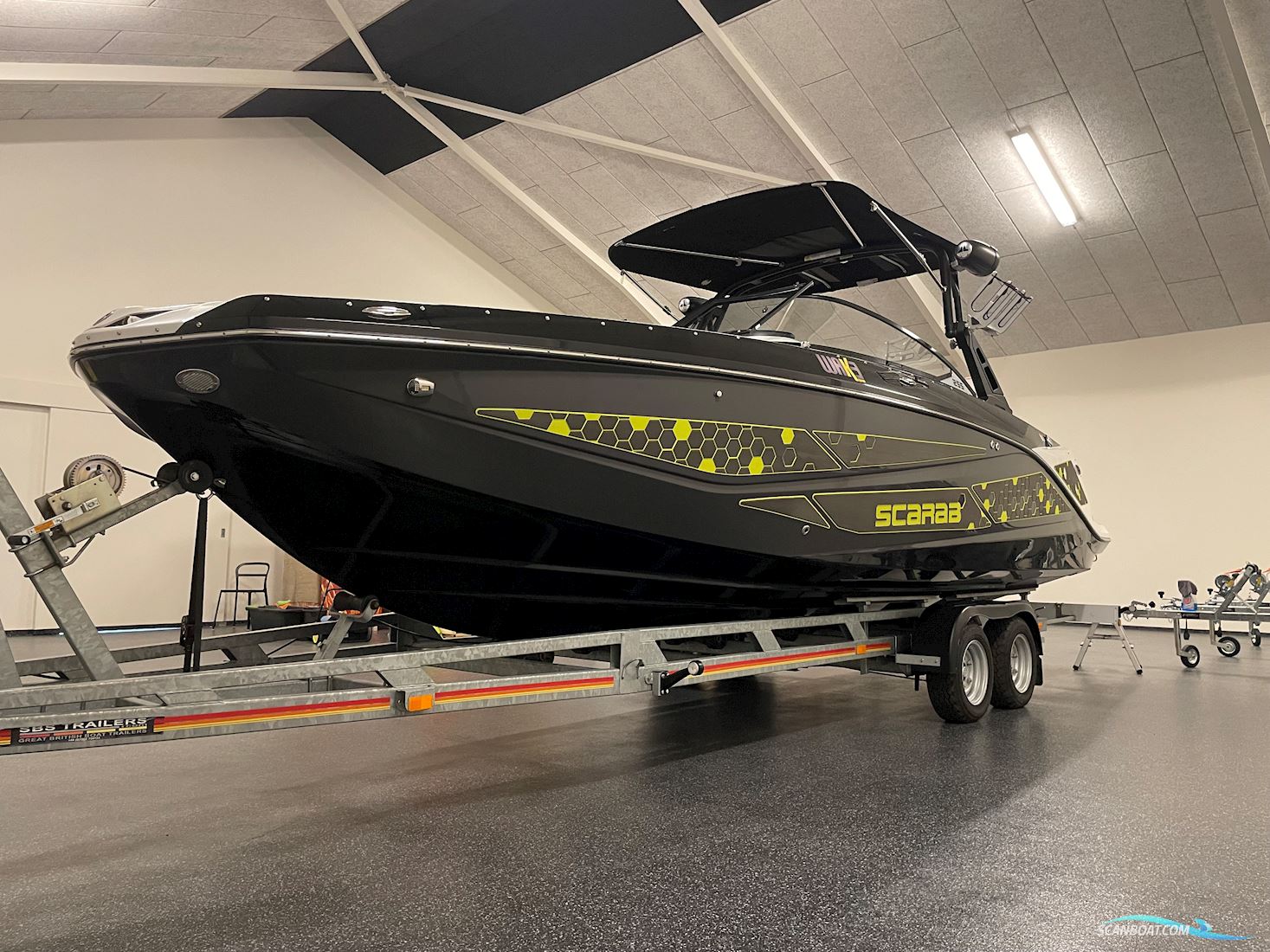 Scarab 255 Wake