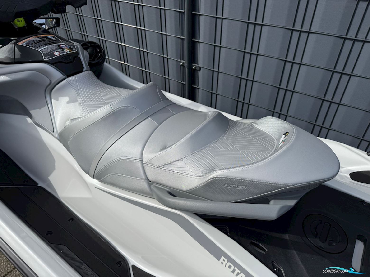 Sea-Doo GTX Limited 325