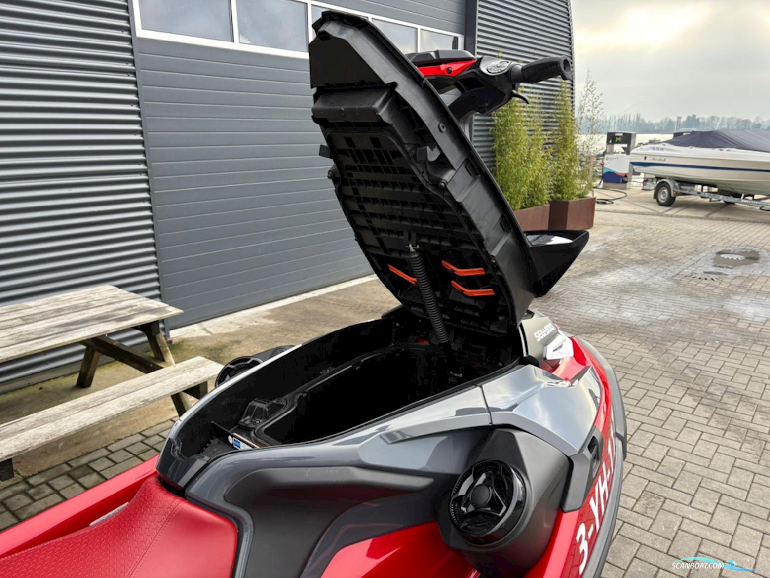 Sea Doo Rxt-X RS 325 + Trailer