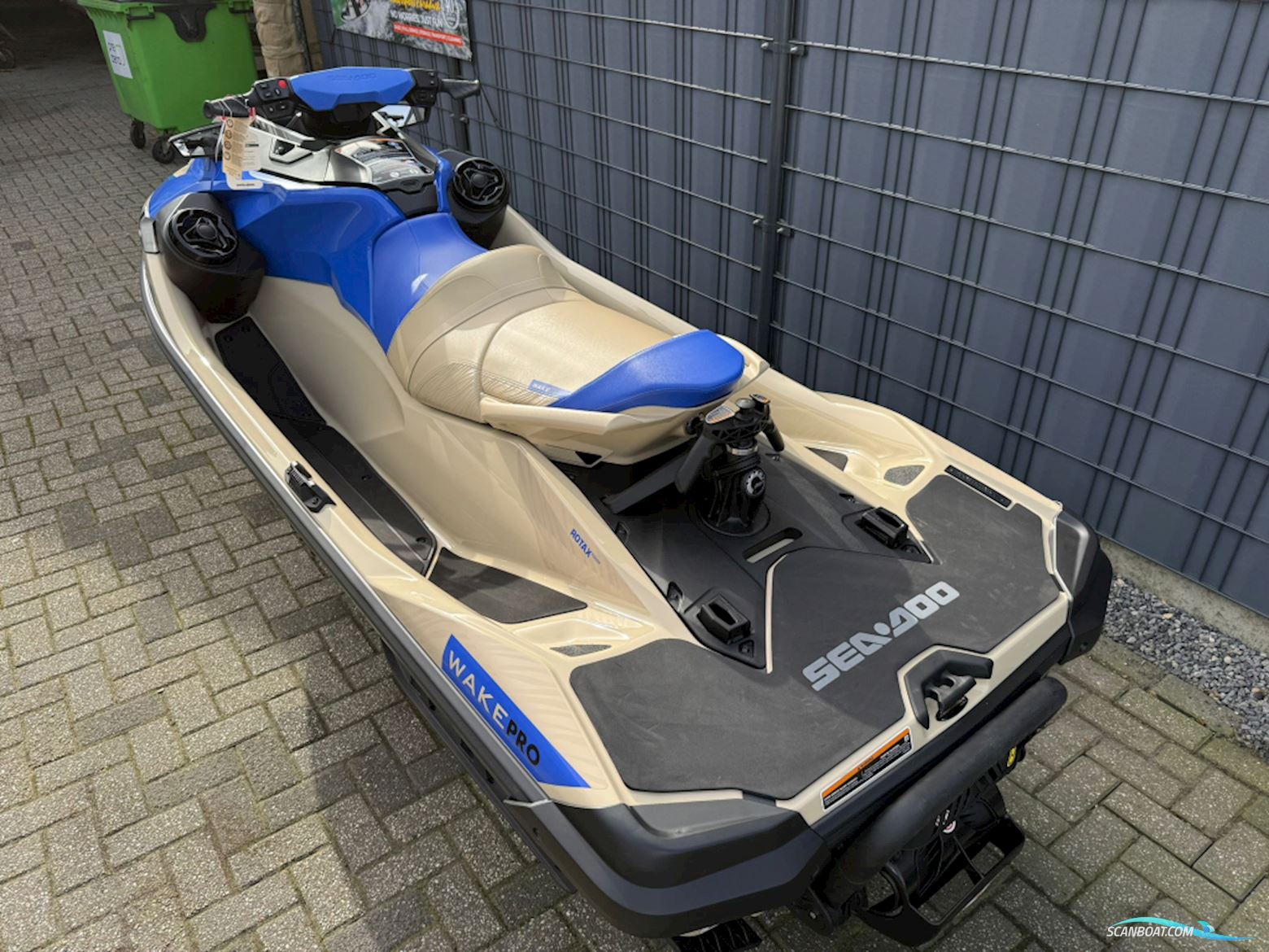 Sea-Doo Wake Pro 230