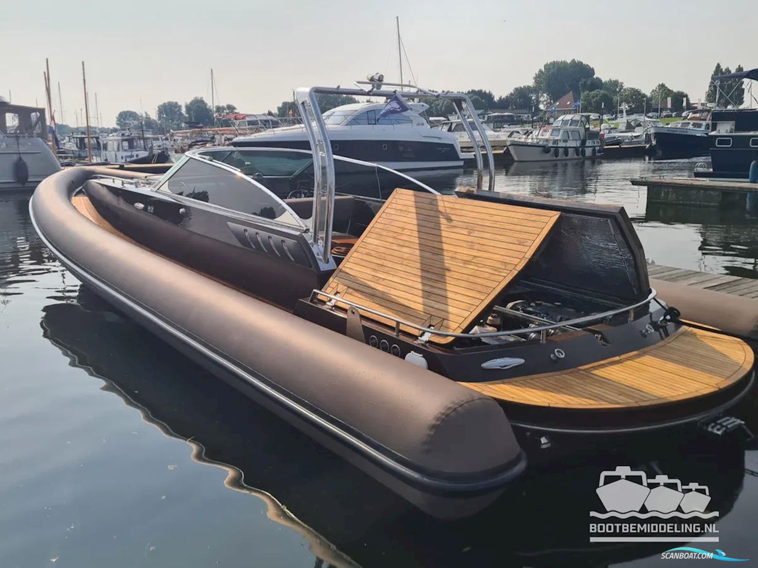 Arctic Blue 35 Cabin