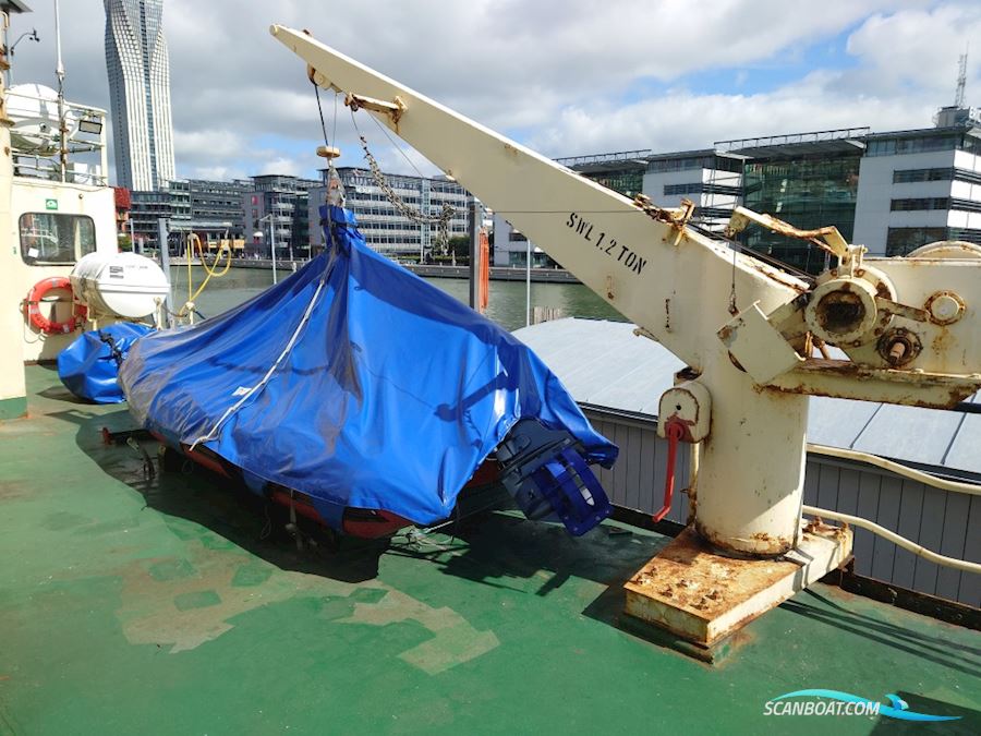 Passagerarskolmotorskepp M/S Origo Smyr