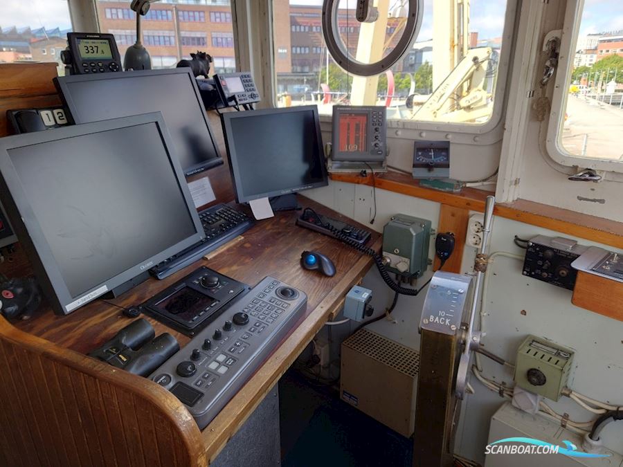 Passagerarskolmotorskepp M/S Origo Smyr