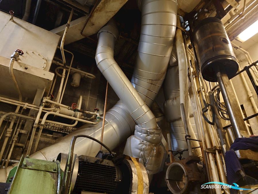 Passagerarskolmotorskepp M/S Origo Smyr