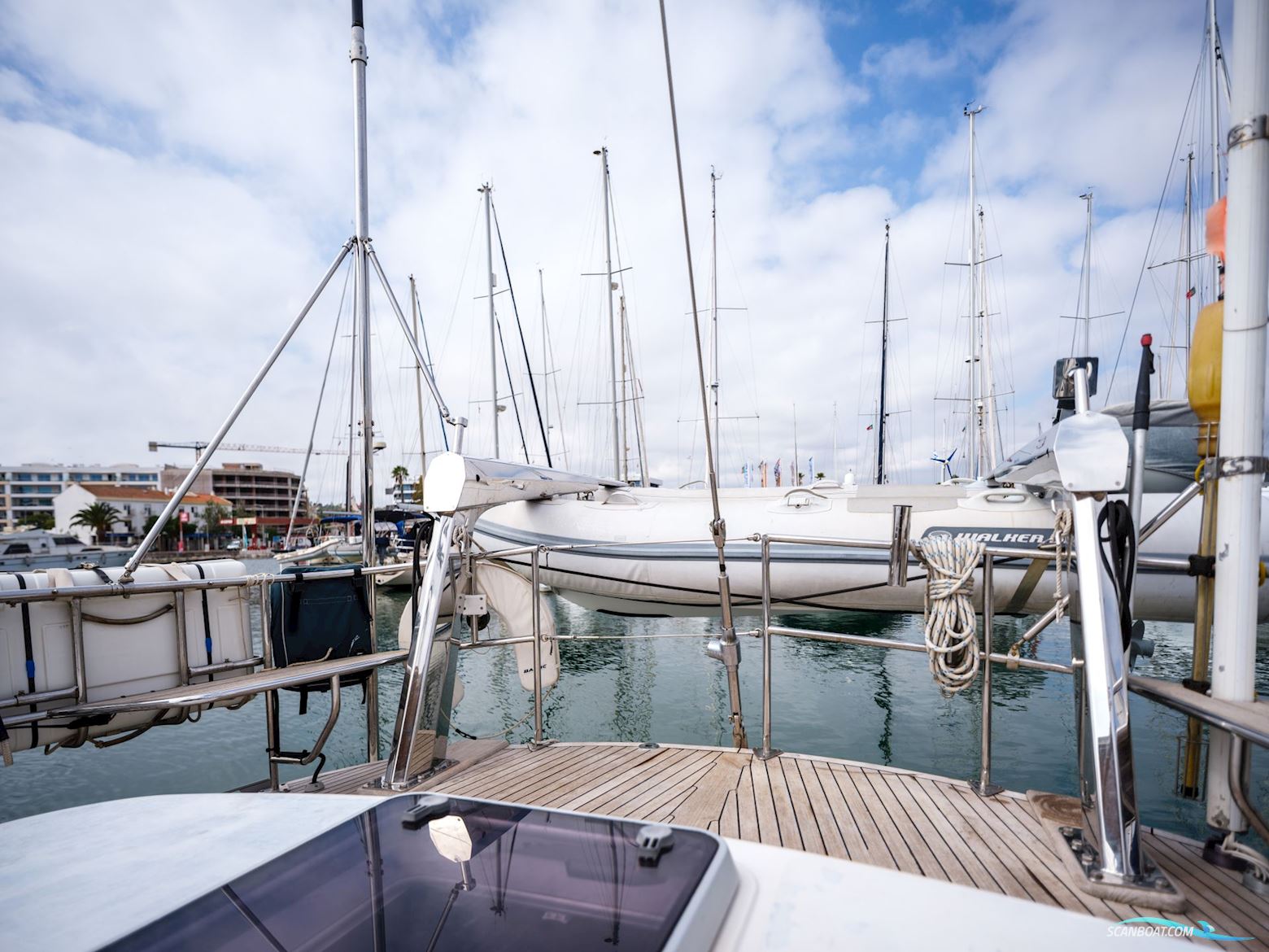 1996 Oyster 45 1996 – Exceptional Blue-Water Cruiser