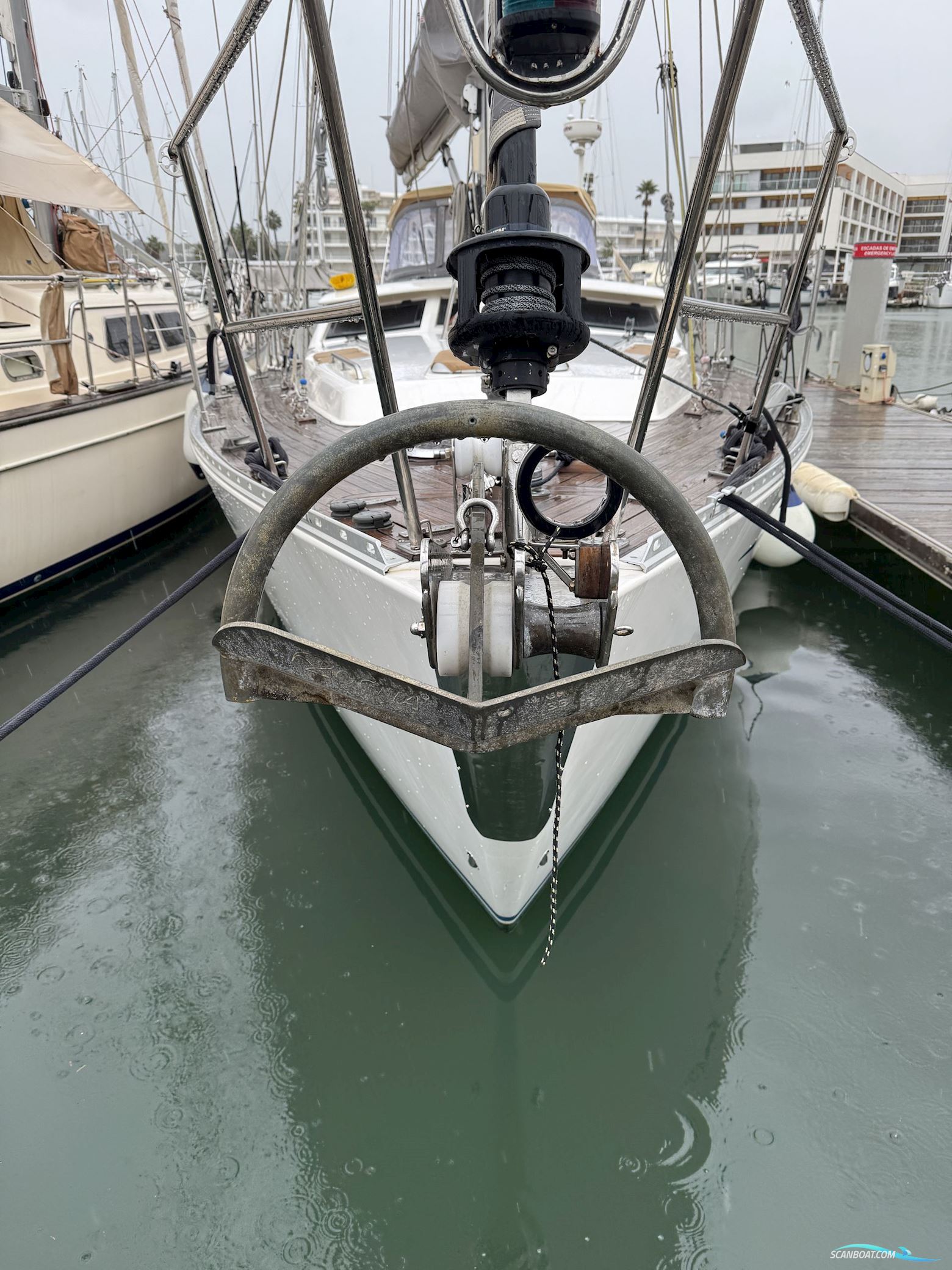 1996 Oyster 45 1996 – Exceptional Blue-Water Cruiser