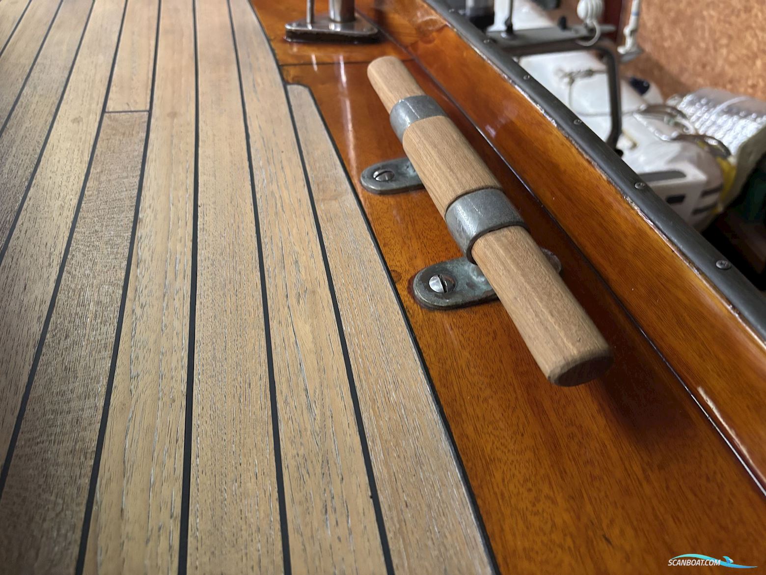 33 Fod Mahogny Ketch