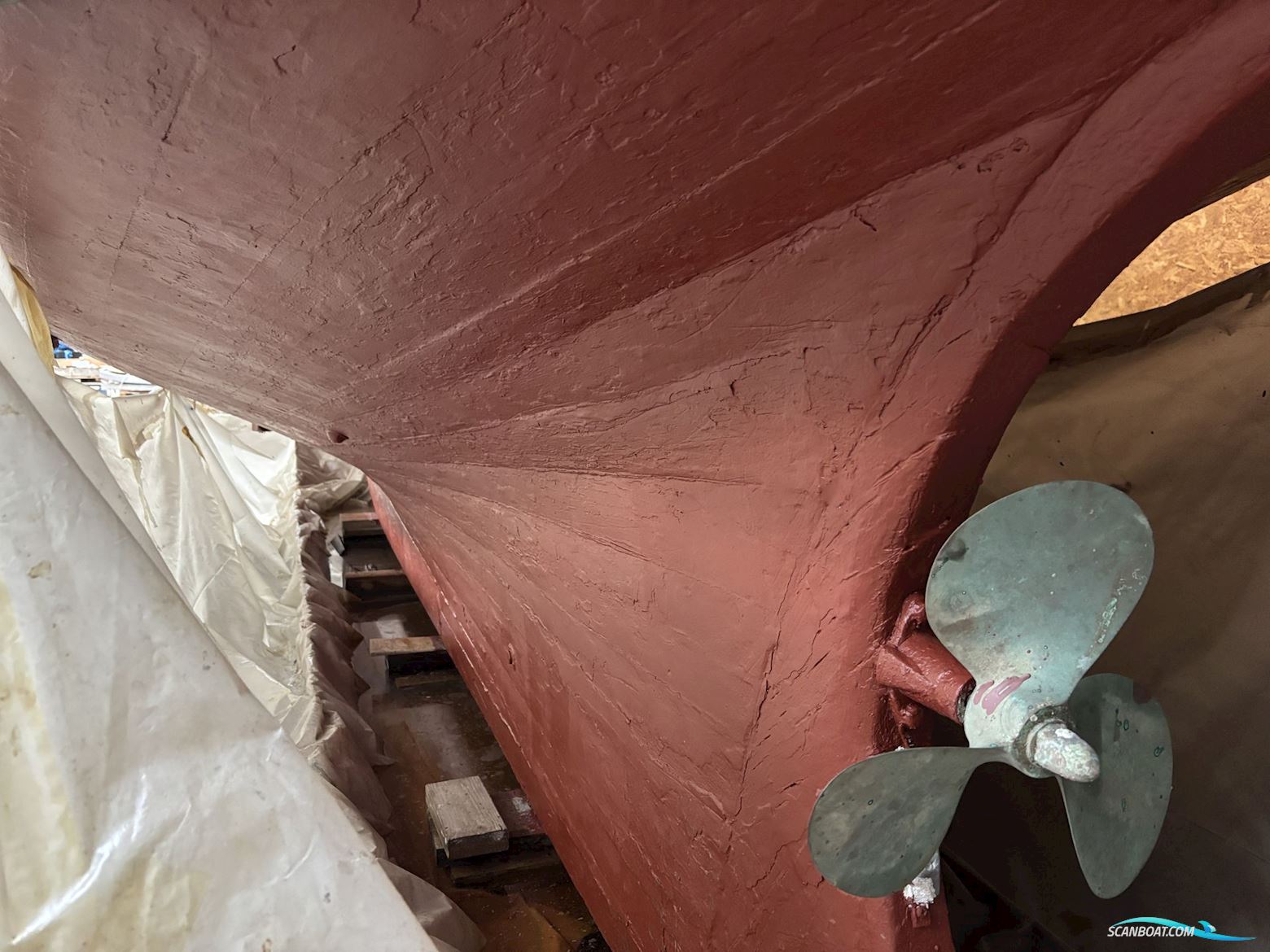 33 Fod Mahogny Ketch