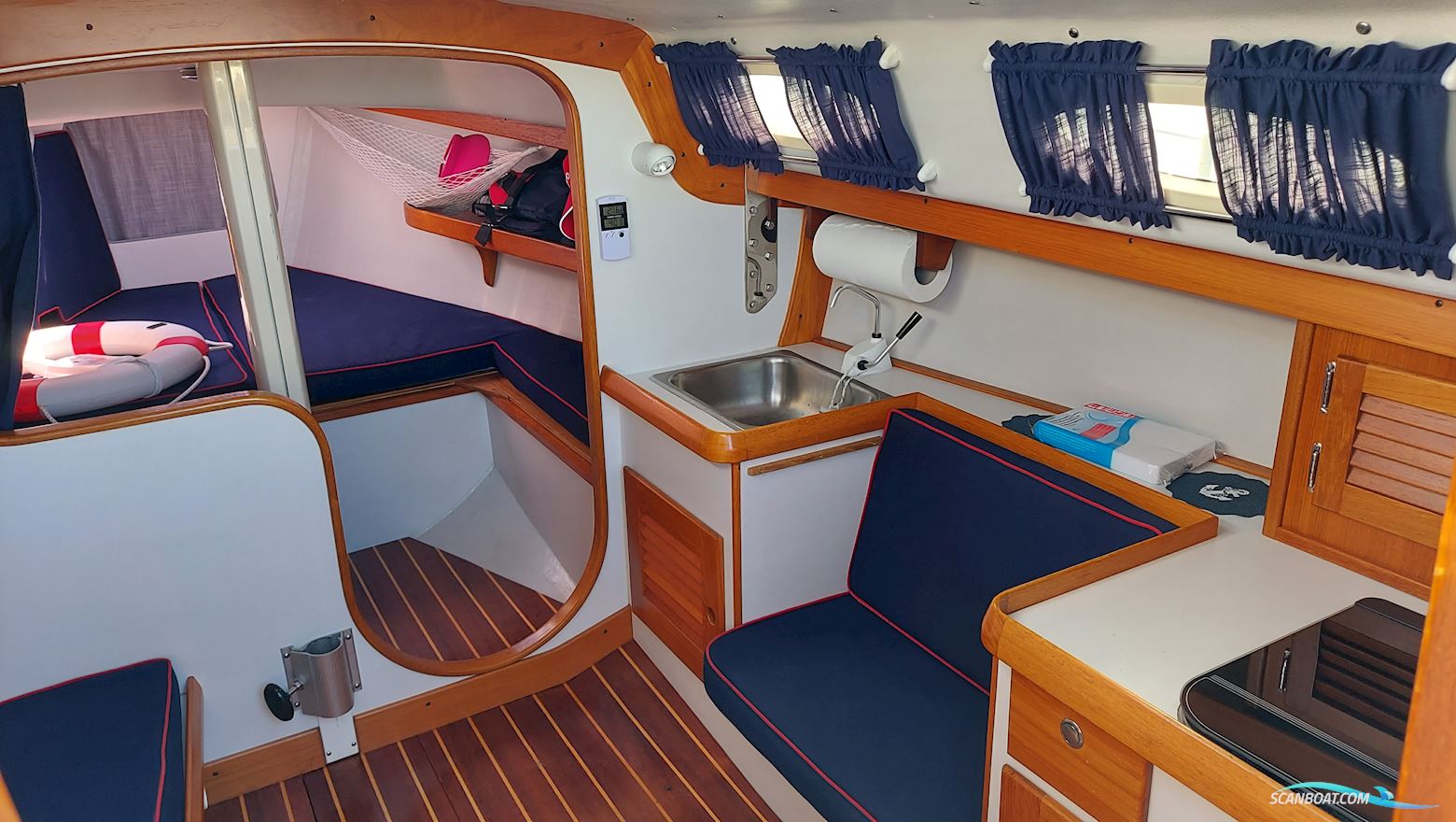 Alerion Express 28