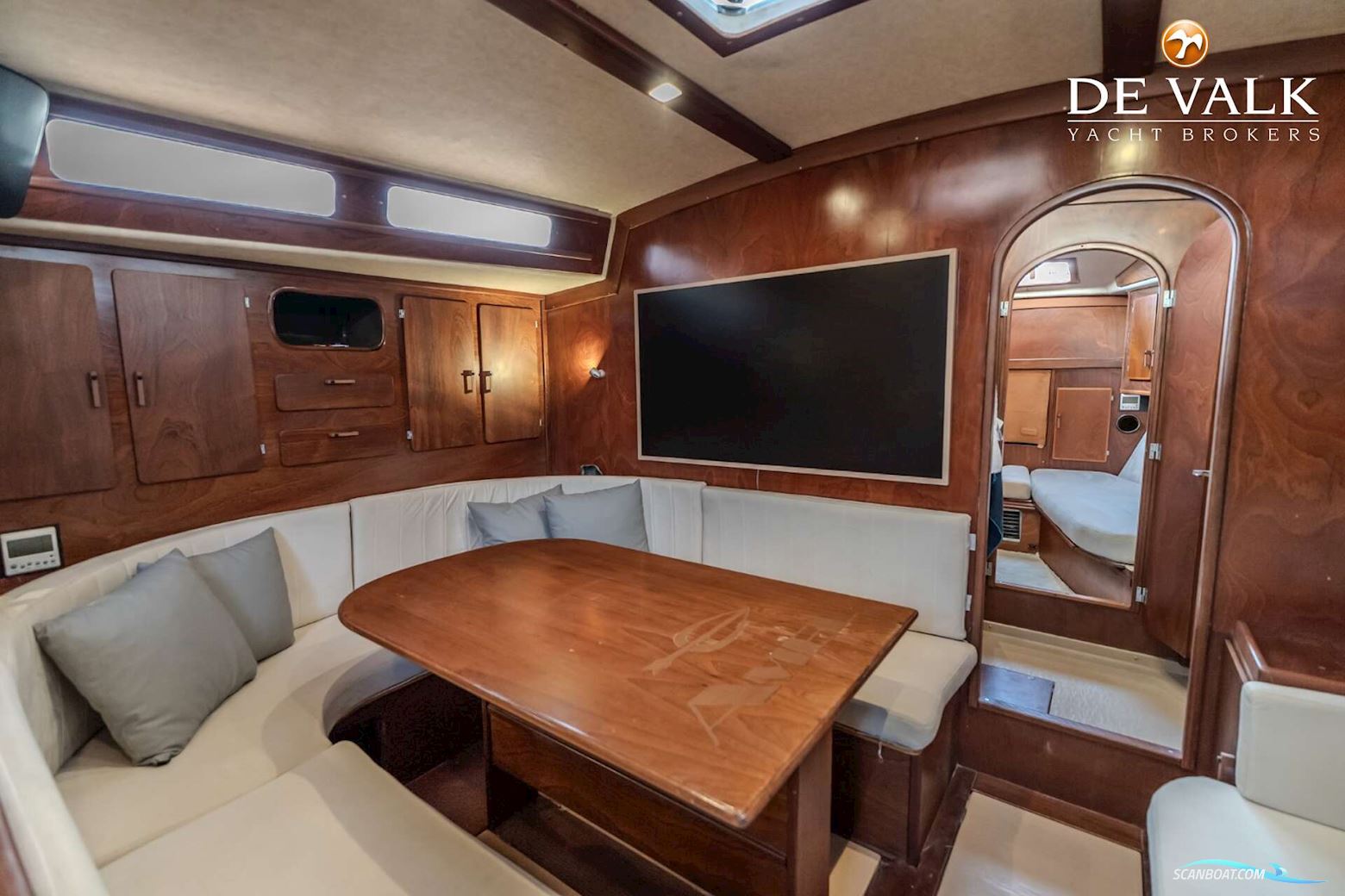 Amel Super Maramu 2000