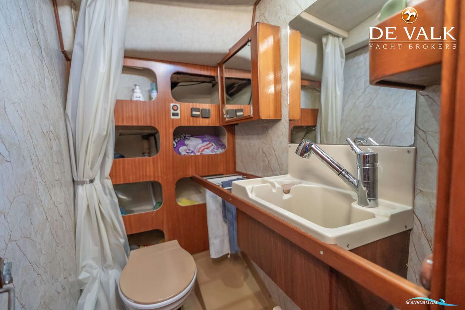 Amel Super Maramu 2000