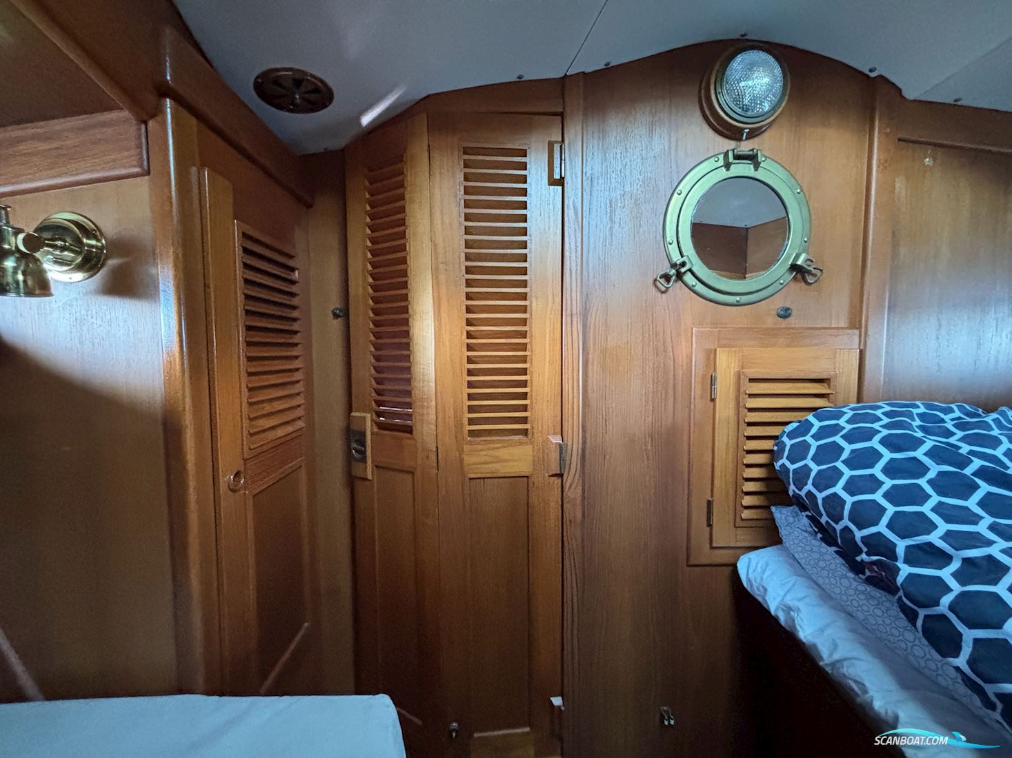 Aphrodite 36