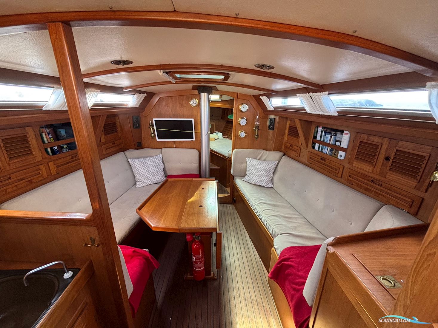 Aphrodite 36