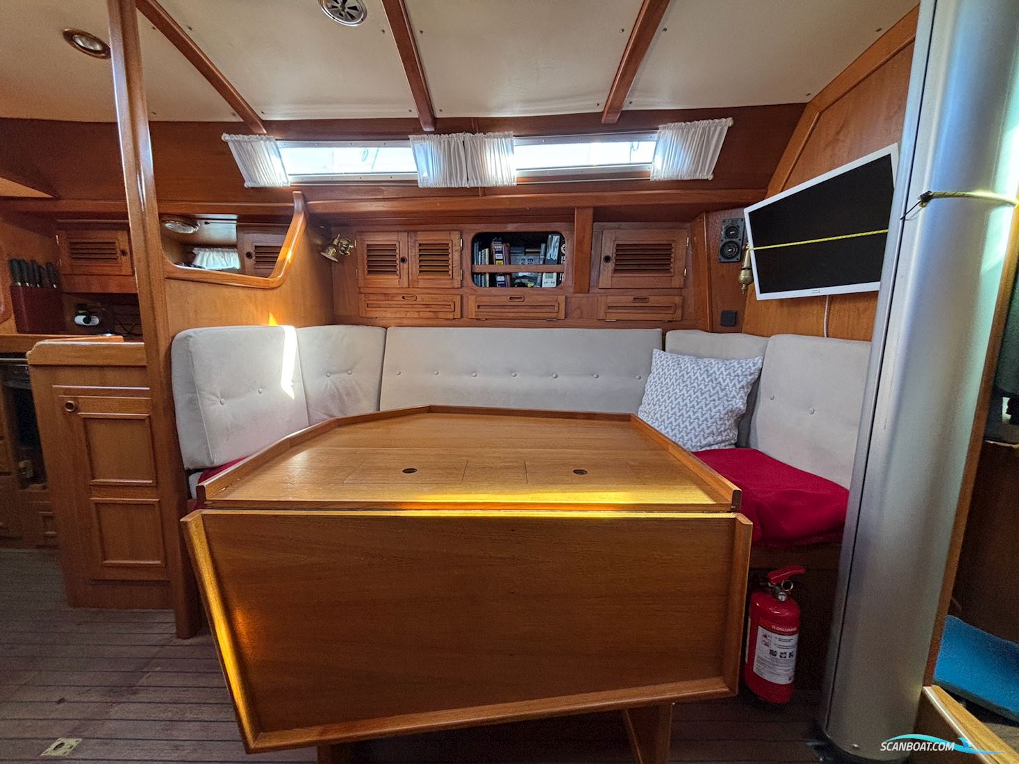 Aphrodite 36