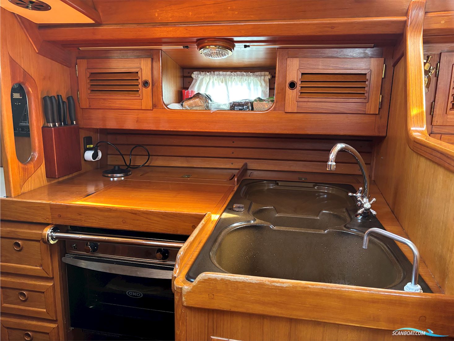 Aphrodite 36