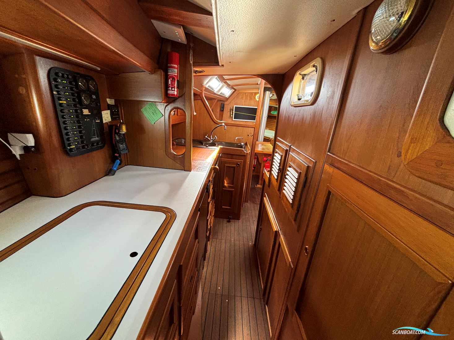 Aphrodite 36
