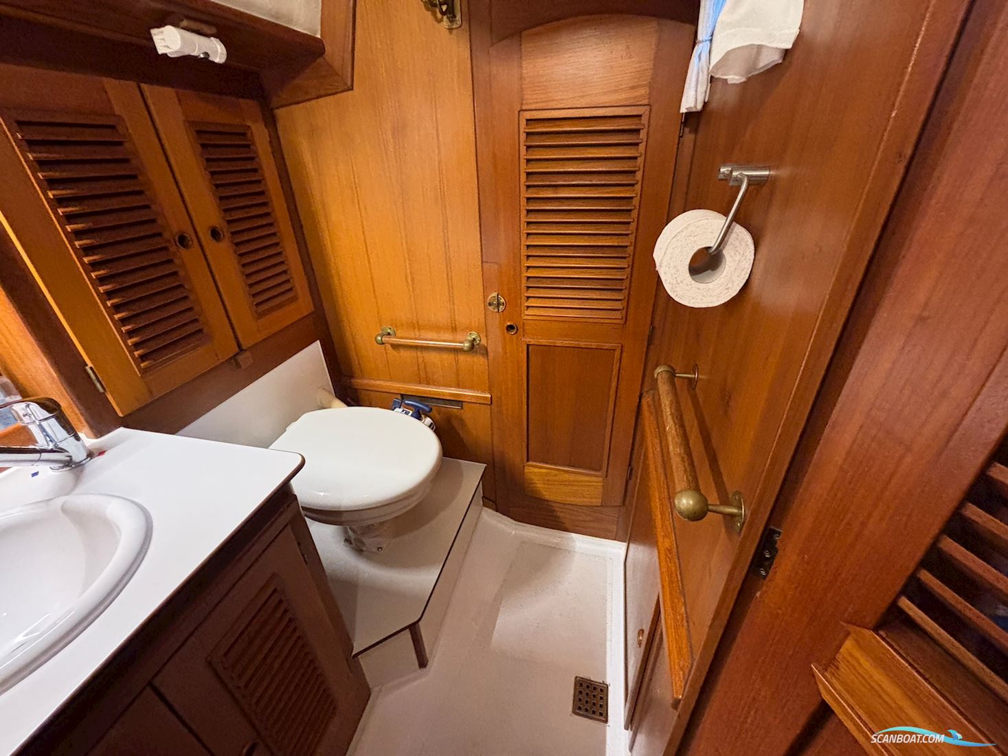Aphrodite 36