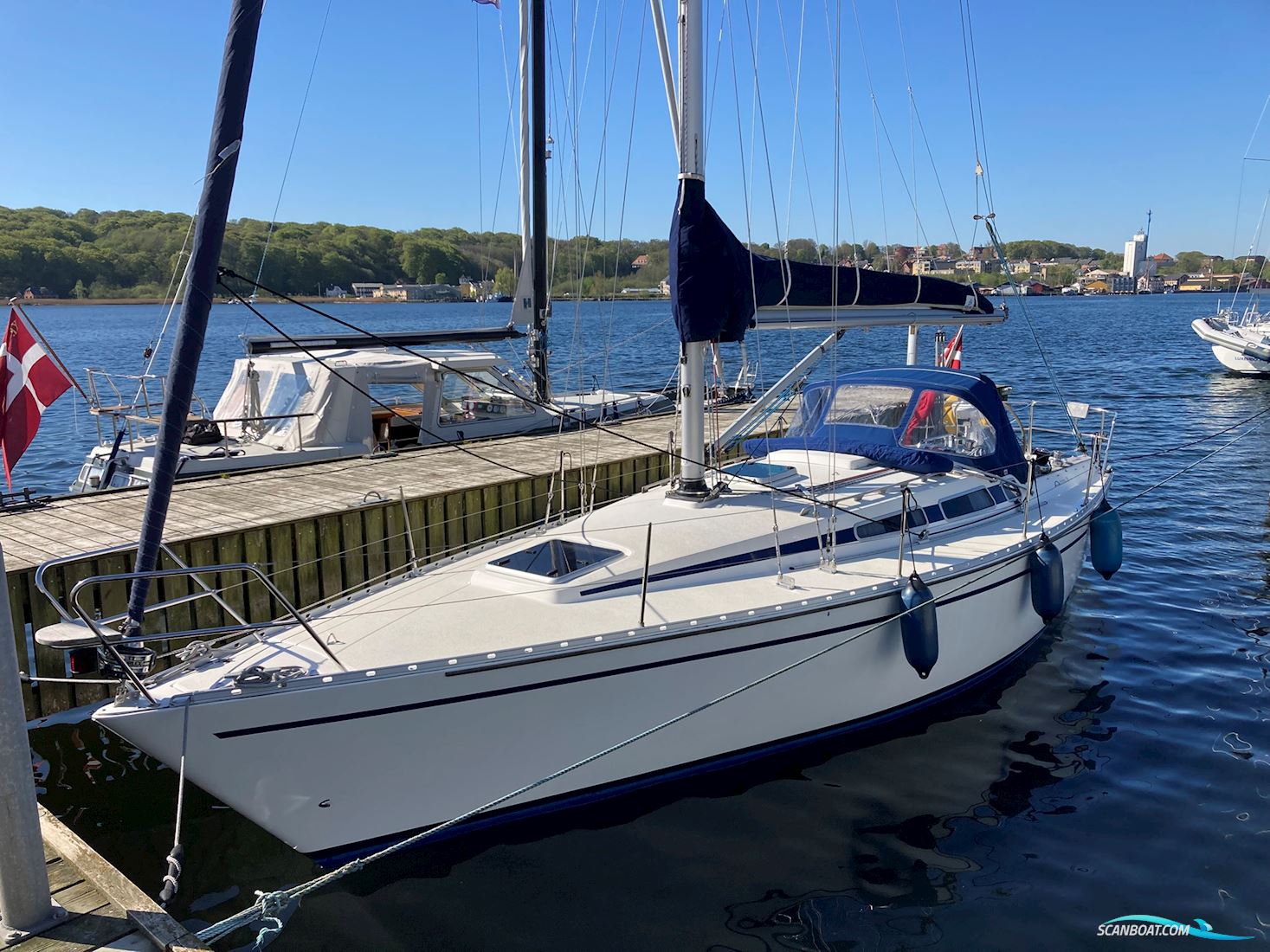 Arcona 36