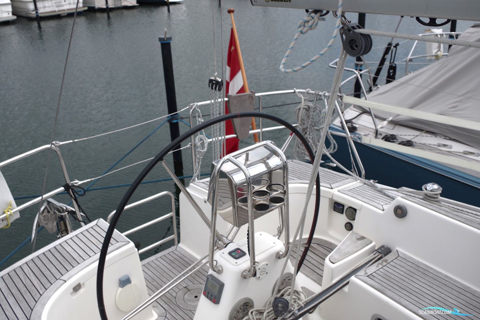 Arcona 370