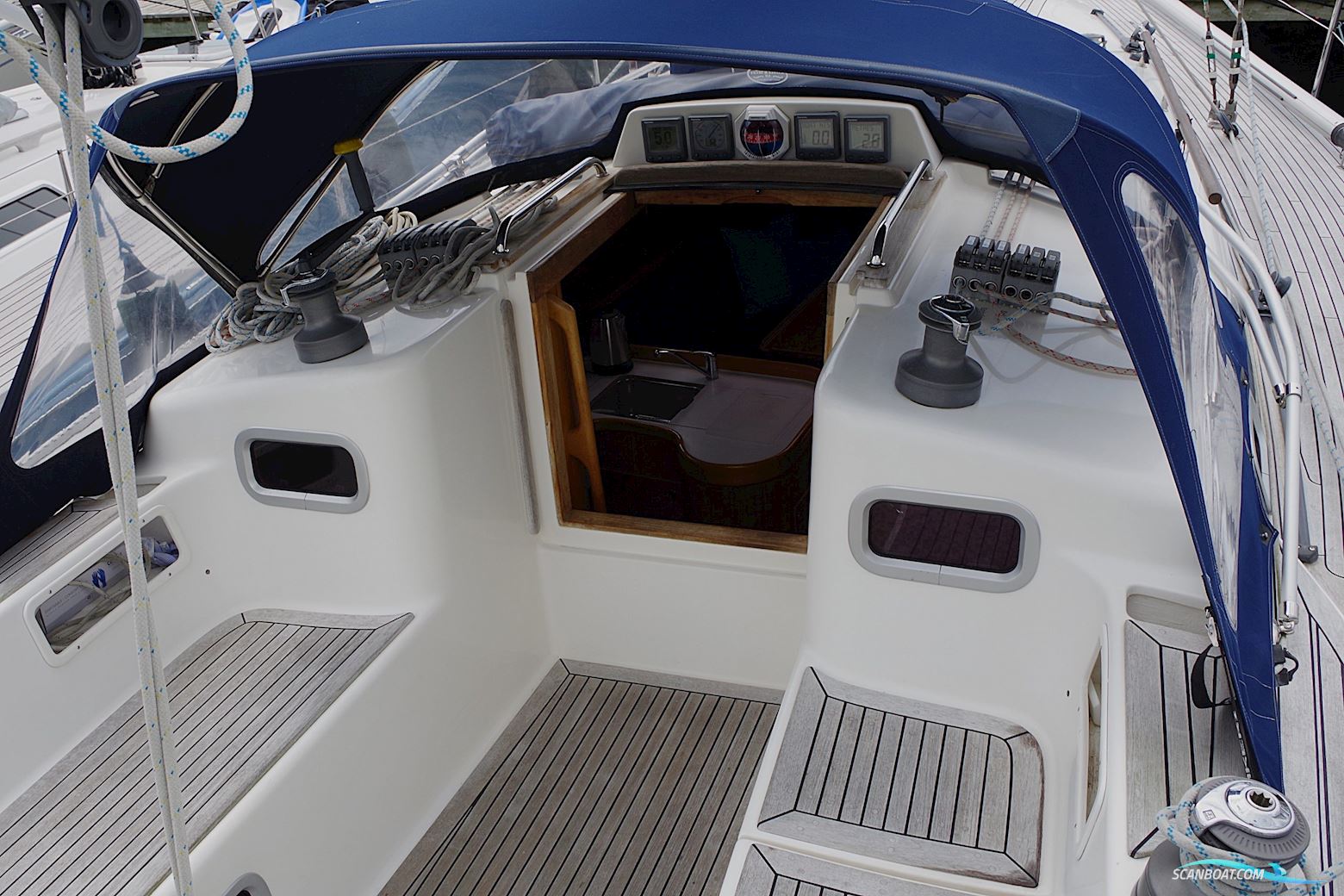 Arcona 370