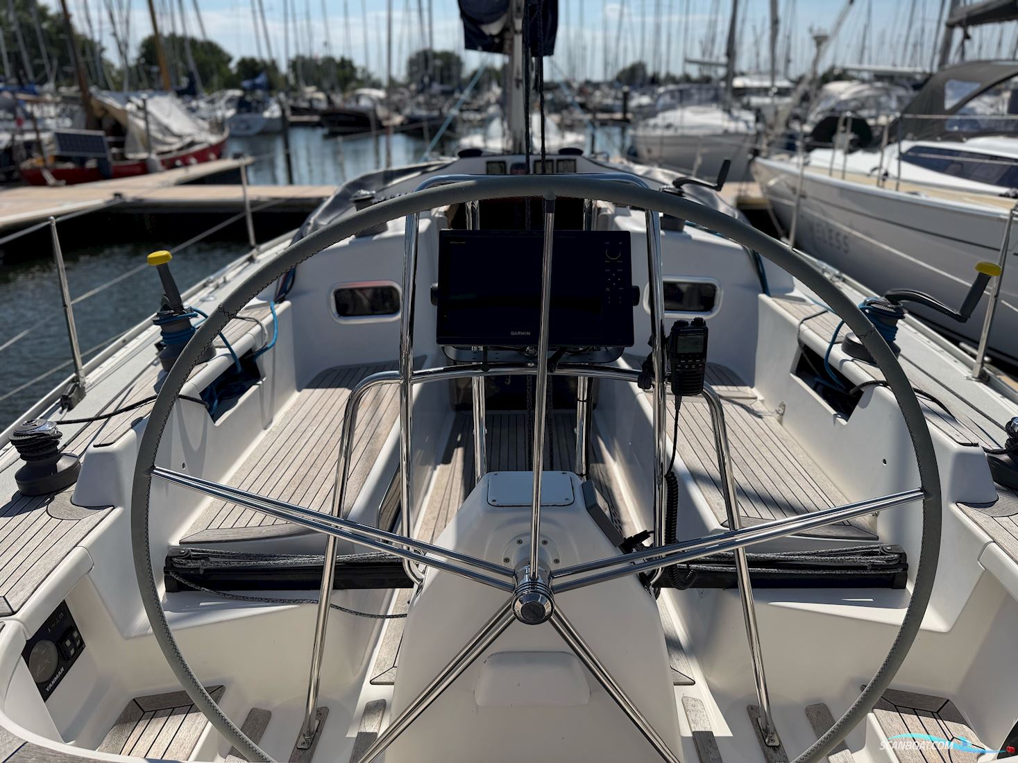 Arcona 370