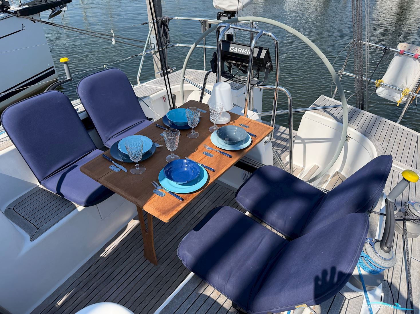 Arcona 370