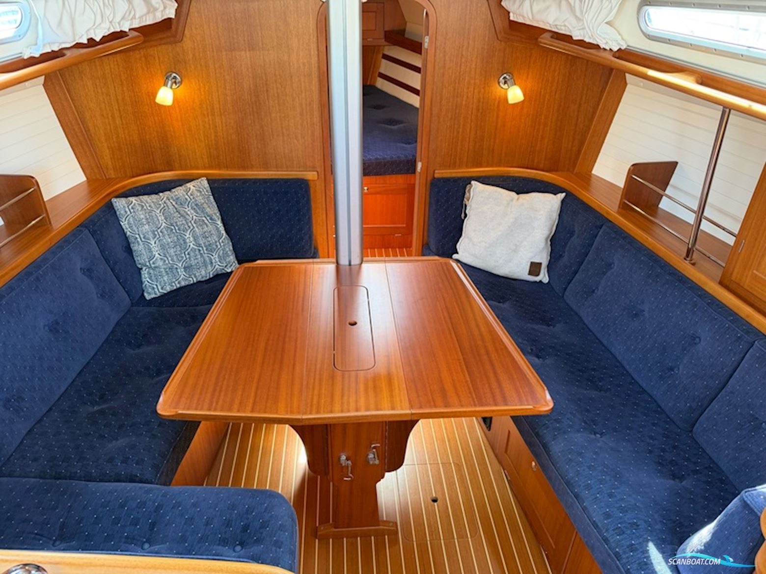 Arcona 370