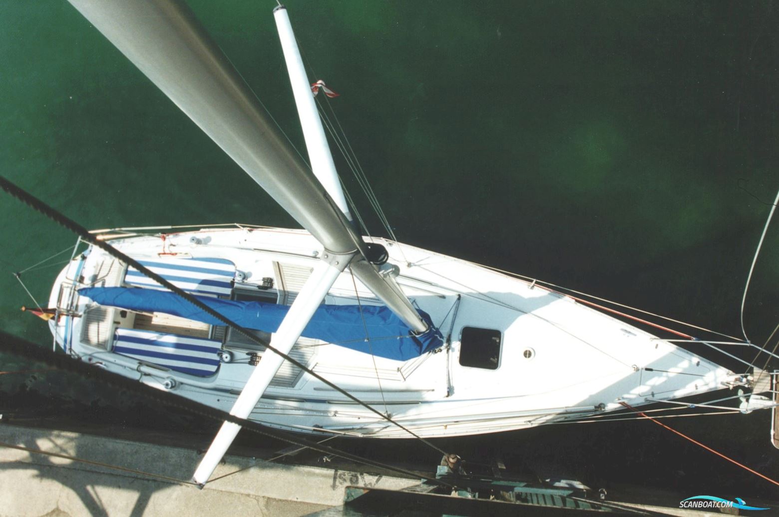 Athena 34 - Helmsman