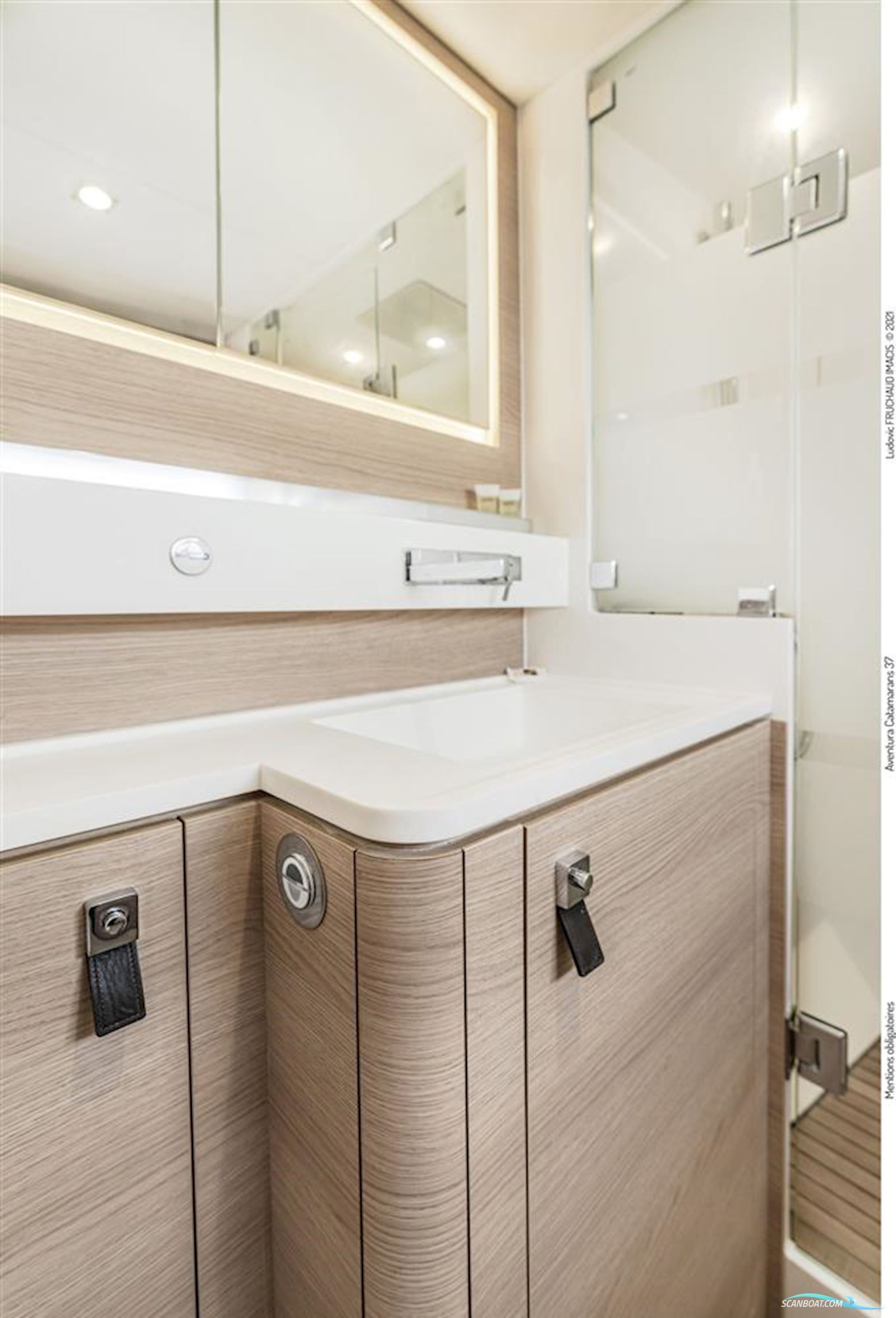 AVENTURA CATAMARANS Aventura 37