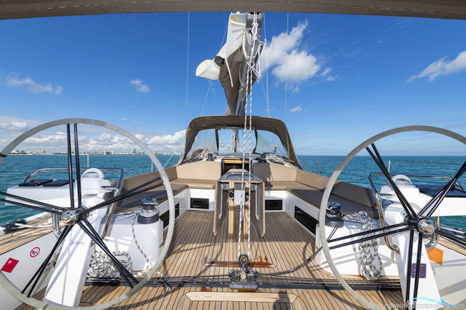 Azuree 46